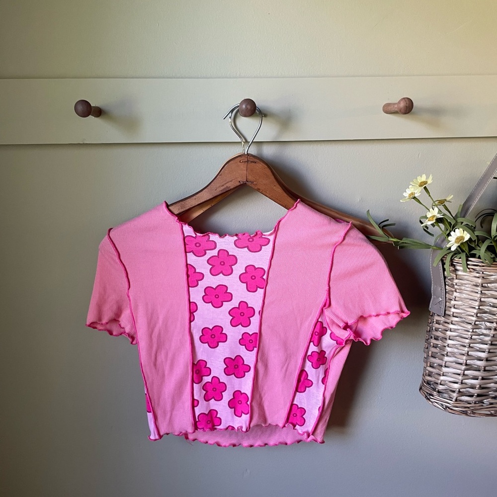 Pink floral crop top. Perfect condition!